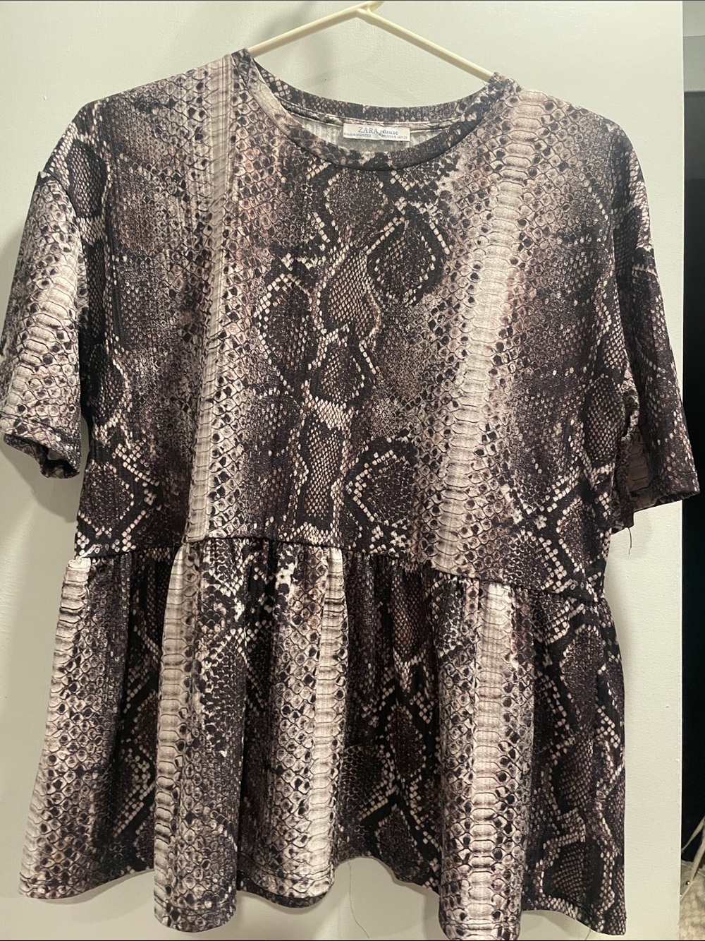 Zara Snake-Print Short Sleeve Peplum Tunic - Black & Gray size M - Picture 1 of 5